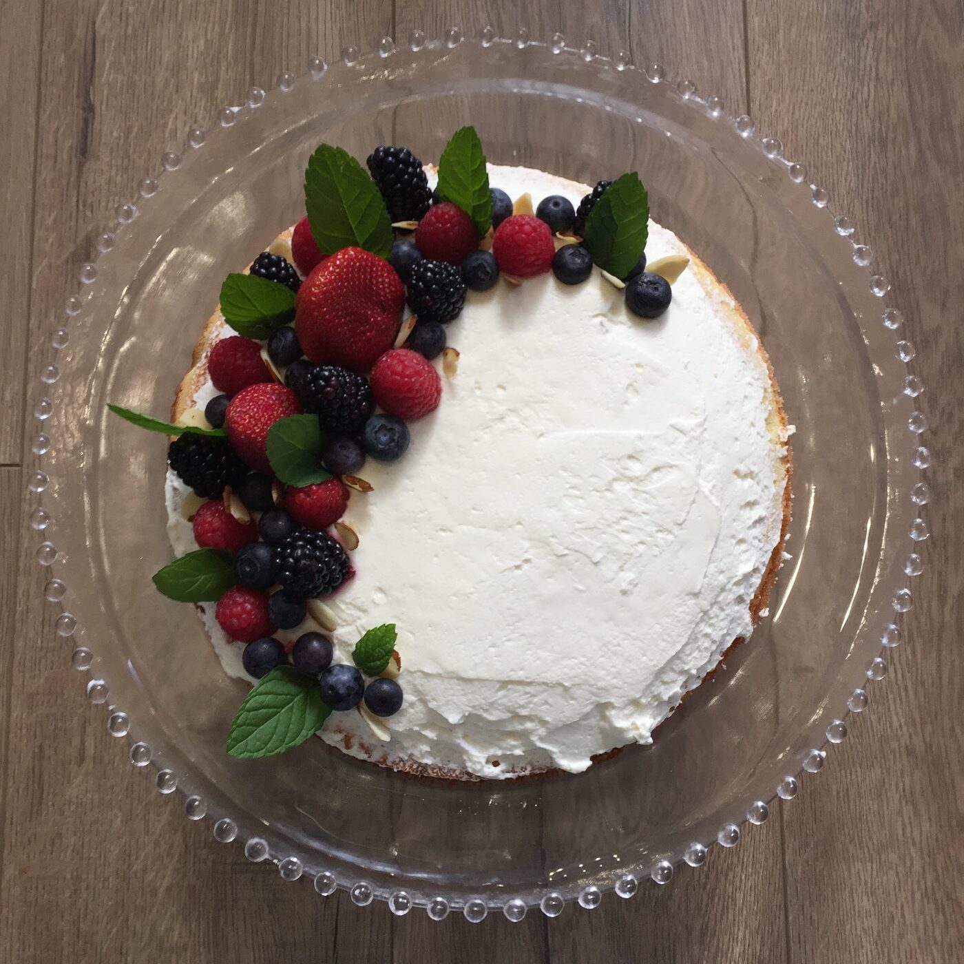 Kito special berry almond cake